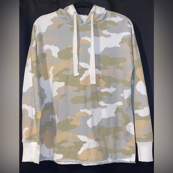 aerie Oversized Hoodie with High Side Slits in Sun Washed Desert Camo size XS - Picture 8 of 16